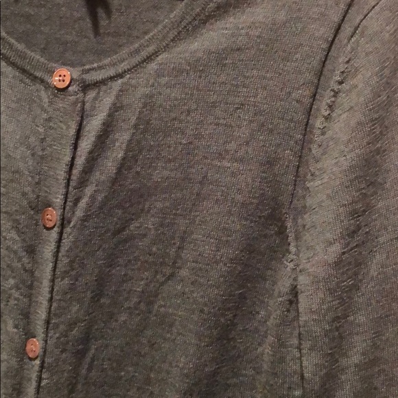 GAP Cardigan - Picture 2 of 2
